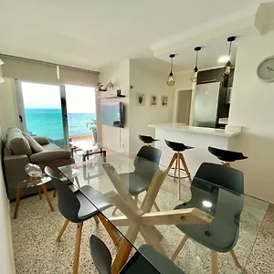 Hermoso Edificio Frente Al Mar Con Gran Terraza Y Hermosas Vistas Apartment